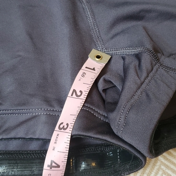 ASICS size Large running shorts - Picture 4 of 12